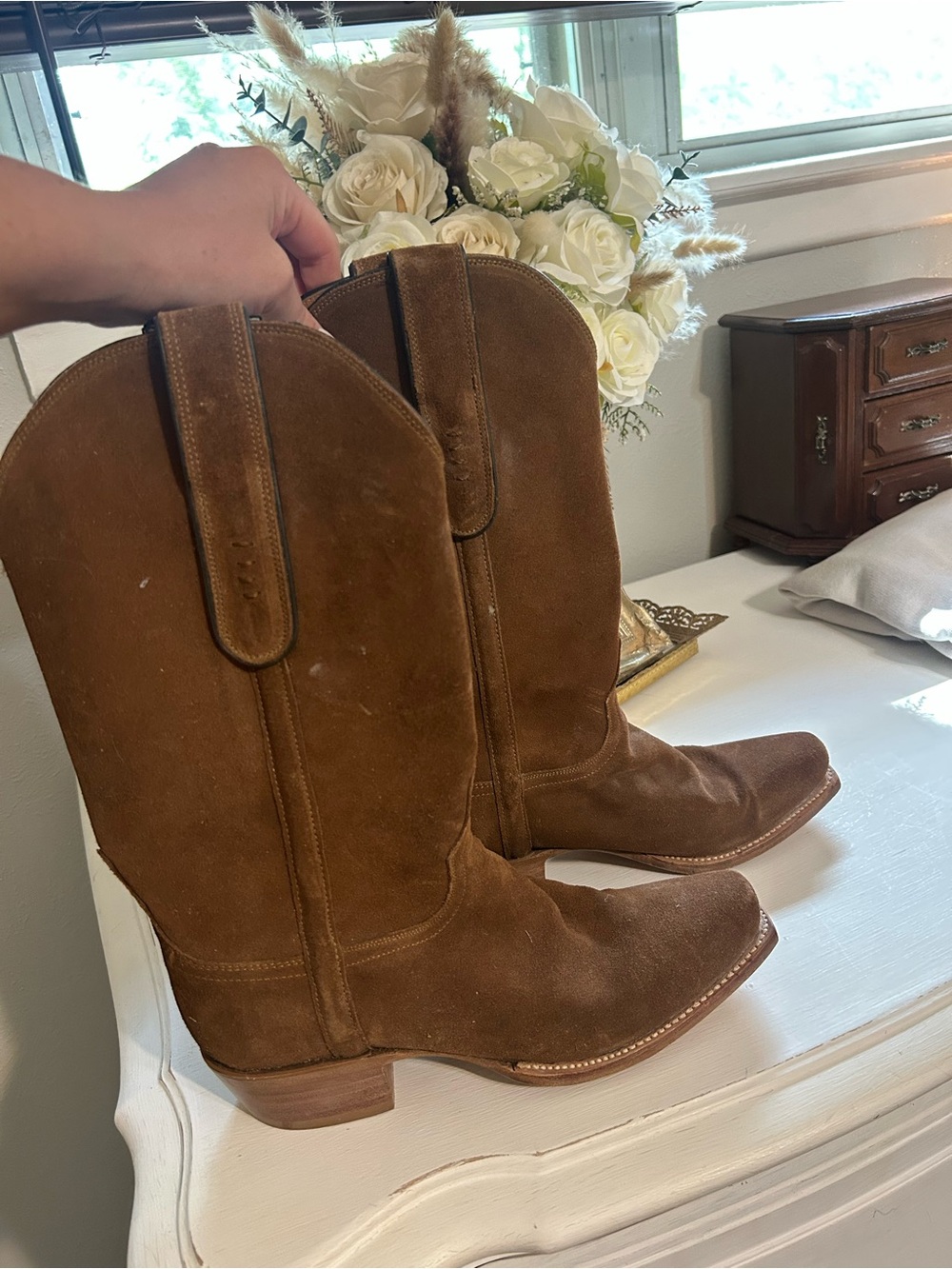Brown Suede Lucchese! So cute! Size 7 1/2 - Picture 2 of 6